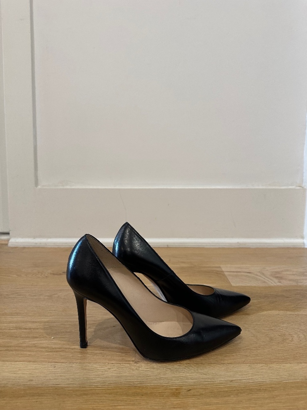 L.K Bennett Pointy Heels Black Size 39 1/2 - Made in Spain